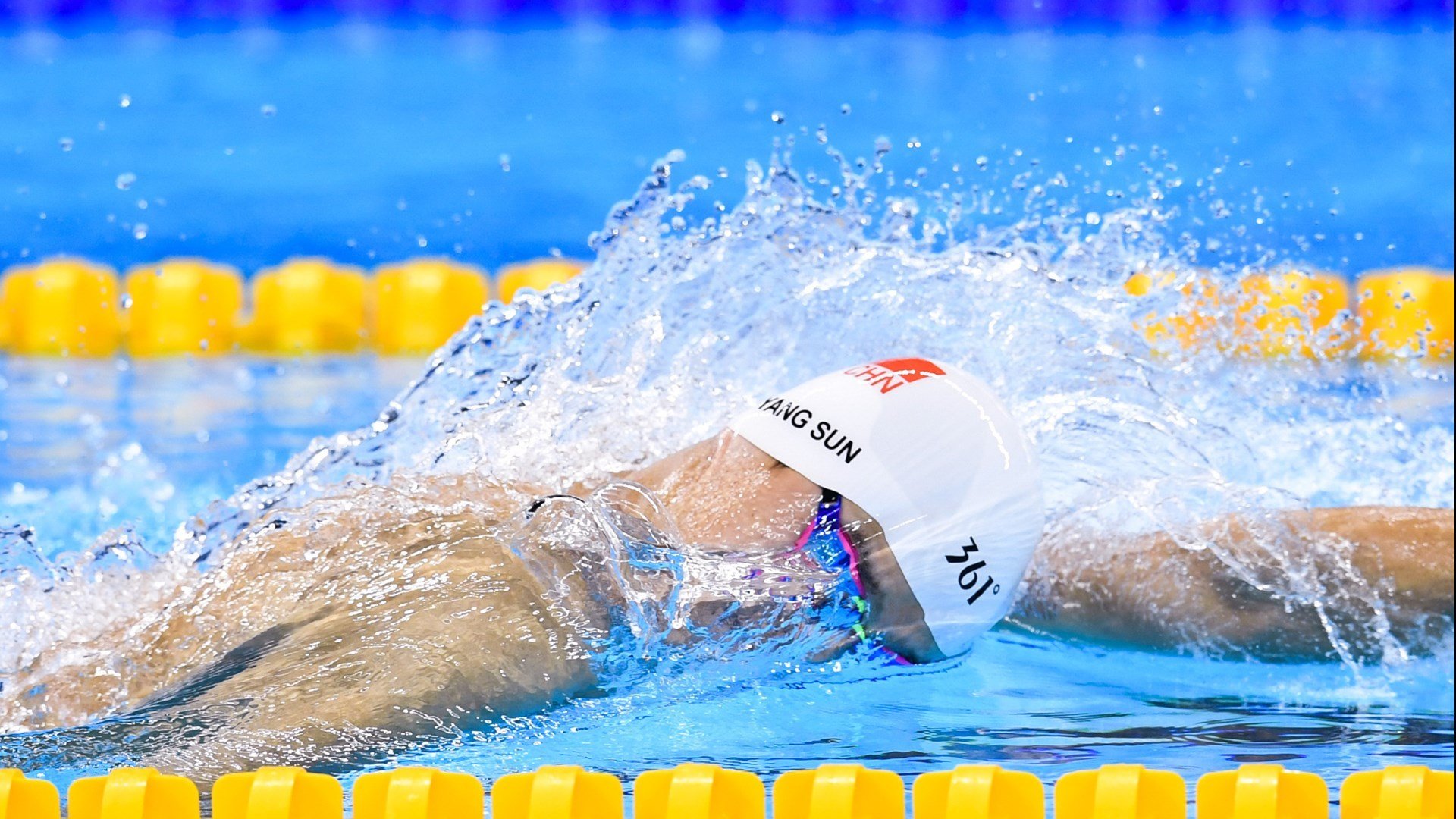 主教练部署三中卫阵型形成后场铁桶阵有效限制对手传控,三中卫阵型最怕什么